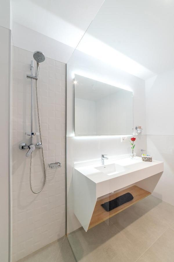 Apartamentos Turisticos Torres De Santiago Úbeda Exteriör bild