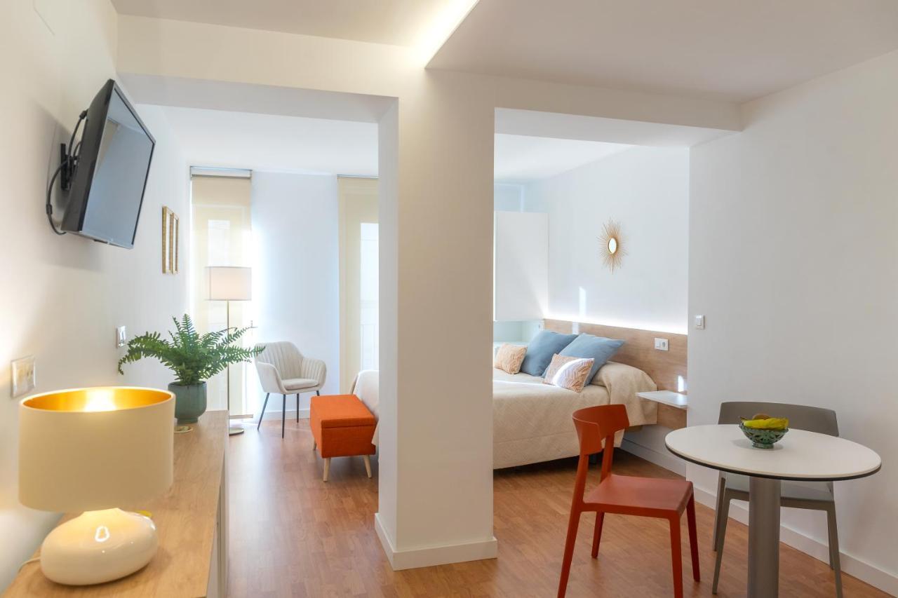 Apartamentos Turisticos Torres De Santiago Úbeda Exteriör bild